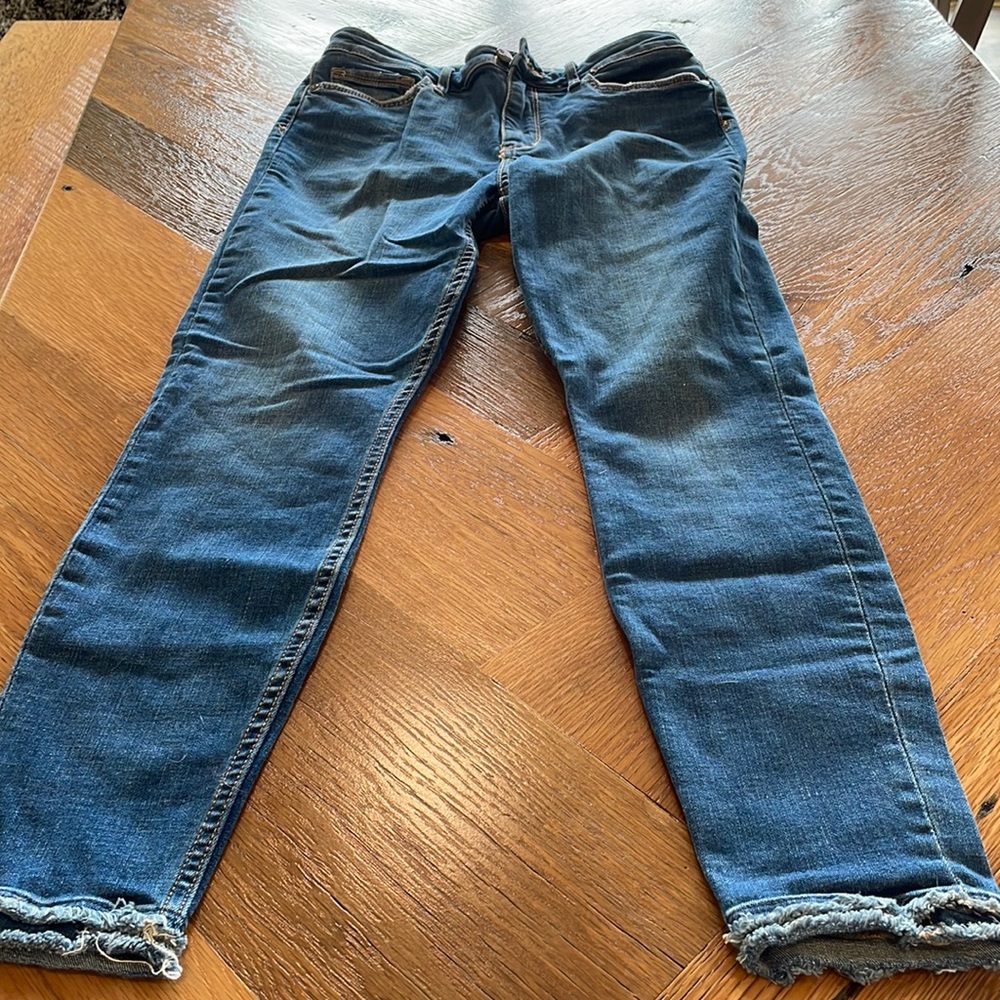 Like new high rise skinny ankle jeans. Nonsmoking home.